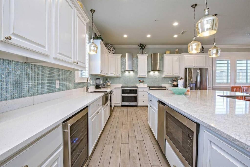 Beachfront~8Bedrooms~Lemonshello Gulf Shores Bagian luar foto